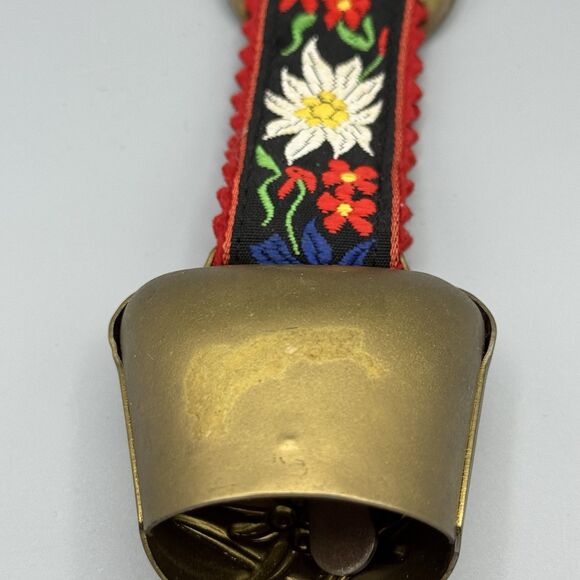 Vtg Hand Painted Edelweiss Flower Brass Swiss Cow Bell with Embroidered Strap - Picture 7 of 8